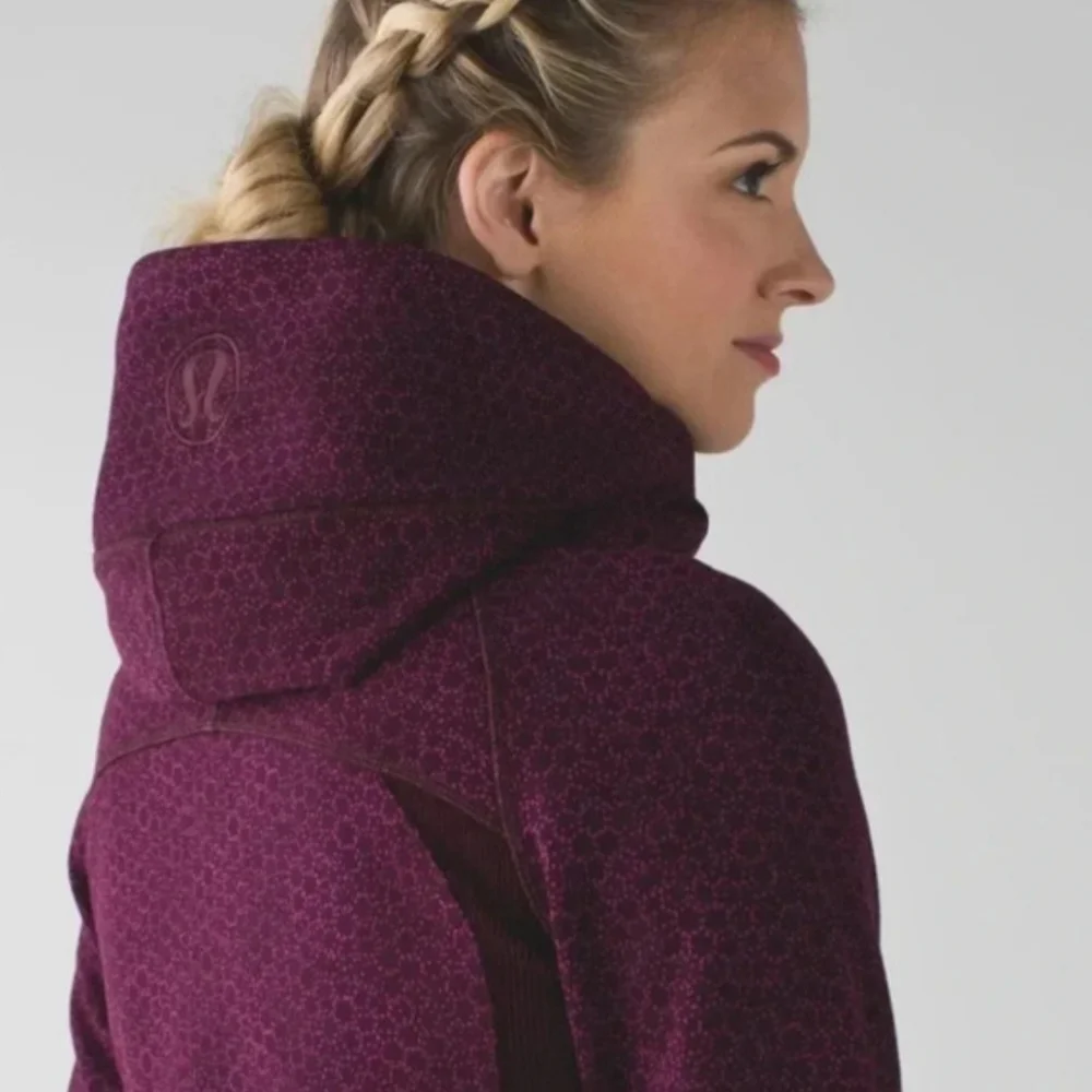 EUC Lululemon Scuba Hoodie III Size 6 Purple Color - Picture 2 of 14